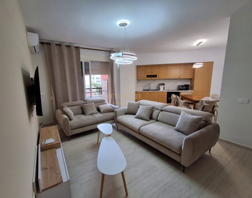 Modern 2+1 apartment for rent Stadium, in Vlora