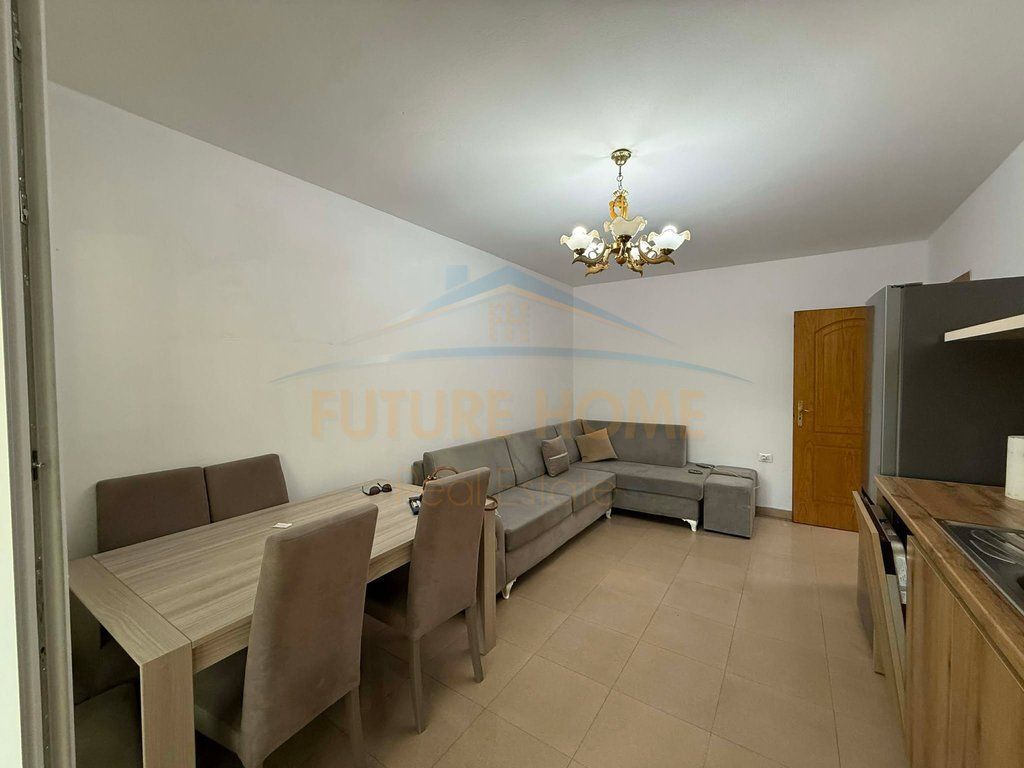 Qera, Apartament 2+1, 21 Dhjetori