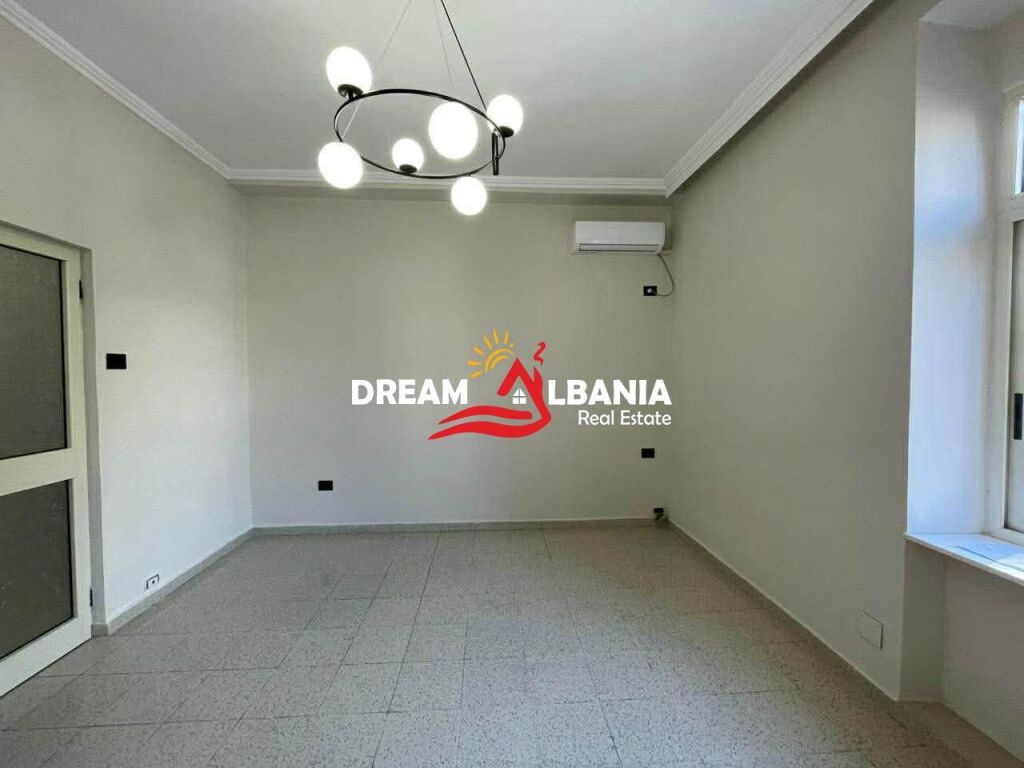 Office space in the center near Taiwan in Tirana (ID 42611422)