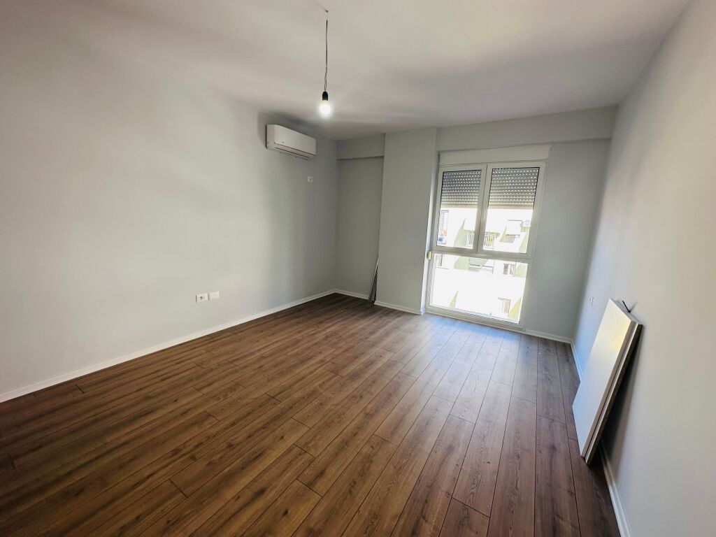 Jepet Me Qera Apartament 2+1+1 Ballkon +1 Depo