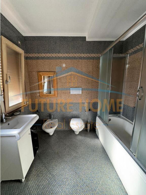 Qira, Duplex 3+1+3+Post Parkimi, Petronini