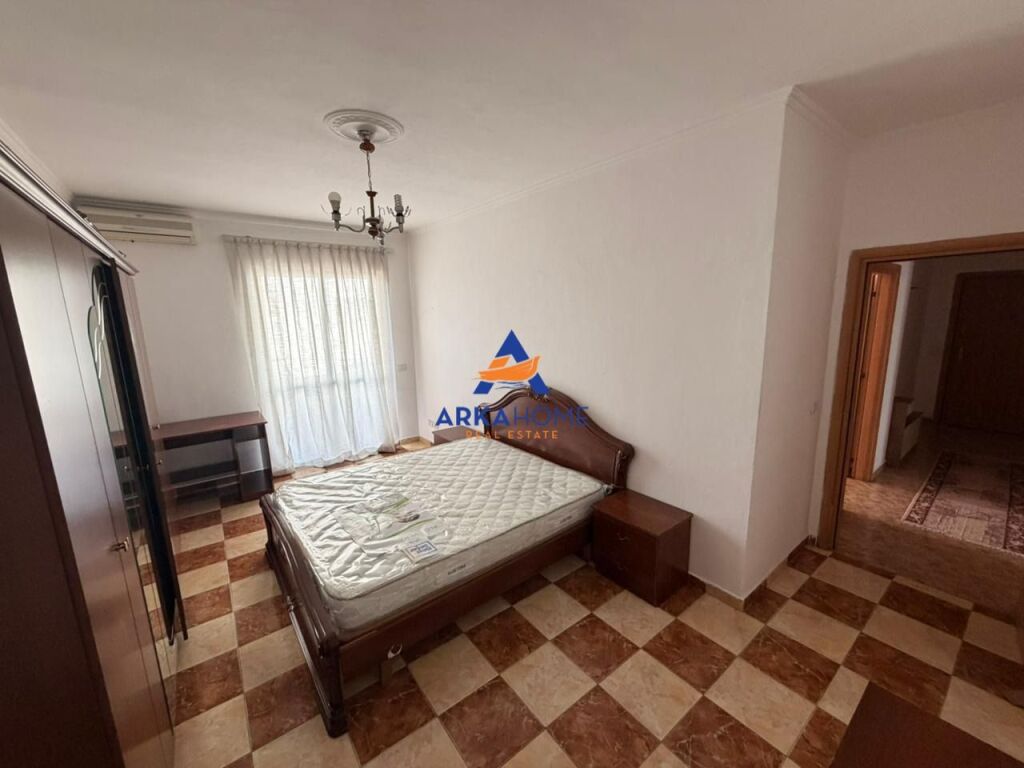 JEPET ME QERA APARTAMENT 2+1+2+BALLKONE "TE KRISTAL CENTER" 65000 LEKE