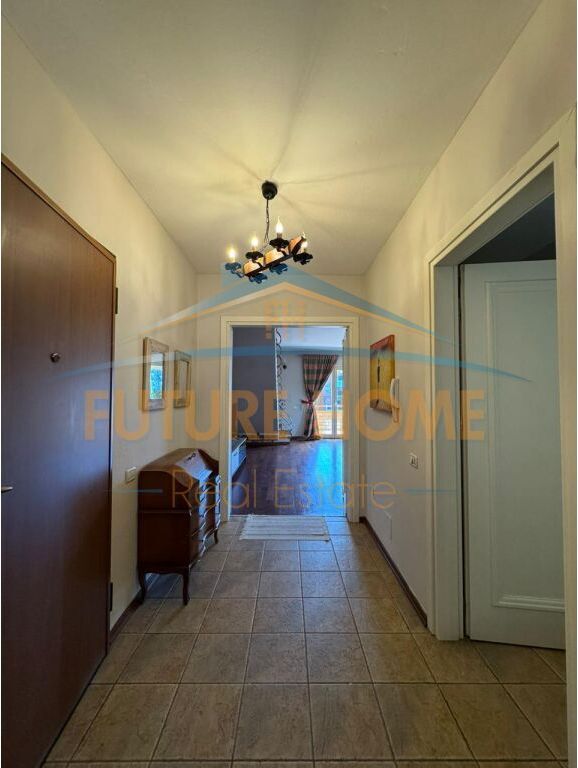 Qira, Duplex 3+1+3+Post Parkimi, Petronini