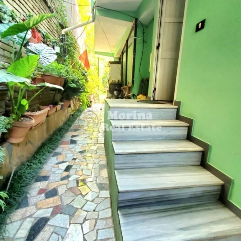 Qera | Shtëpi private 2 + 1 | Rruga e Durrësit | 600 €/muaj