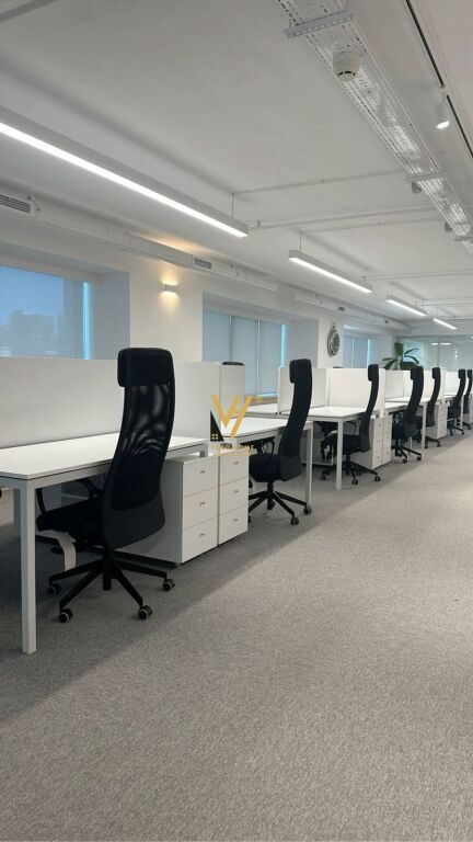 JEPET ZYRE 190 M2 ME QERA TE RRUGA E ELBASANIT 3.000 EURO