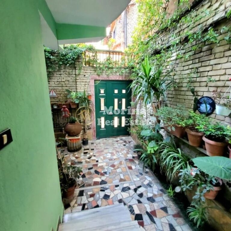 Qera | Shtëpi private 2 + 1 | Rruga e Durrësit | 600 €/muaj