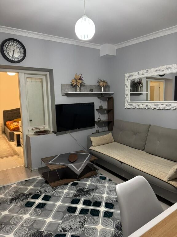 For Rent: 1+1📍United School (Dibra Street) - 43,000 Leke/month - Area 50m² - Floor 0 || Roadside - Quick Access🏃🏻‍♂️