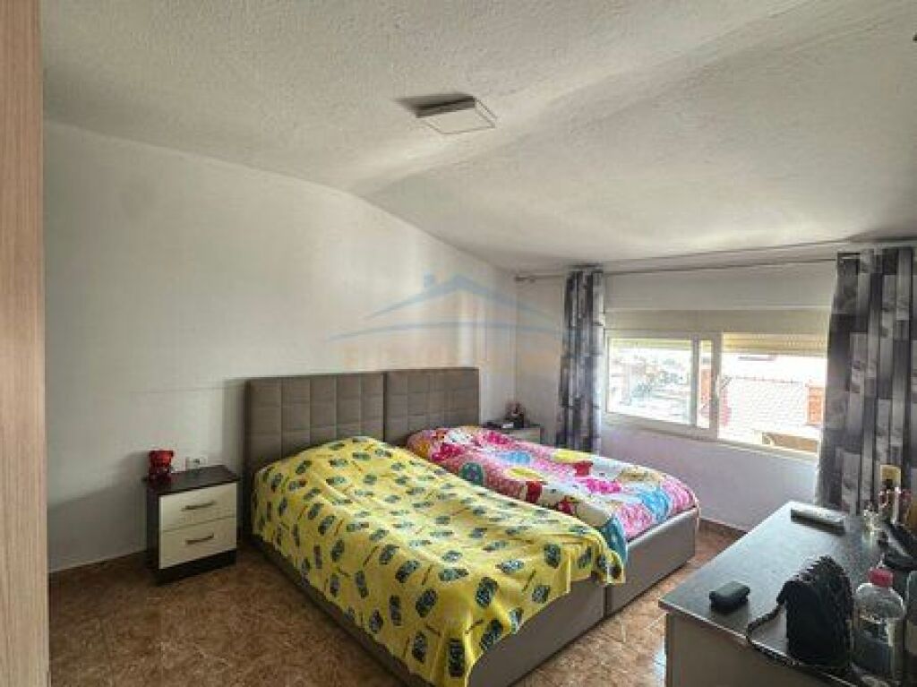 Shitet , Apartament 2+1 , Bulevardi Zogu I , Tirane