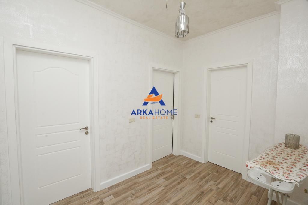 JEPET ME QERA APARTAMENT 3+1+2+2 BALLKONE "NE QENDER" 1200 EURO