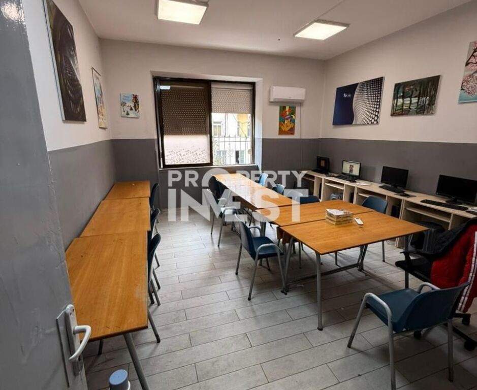 Locale Ufficio in Affitto a Bllok, vicino a Piazza Willson