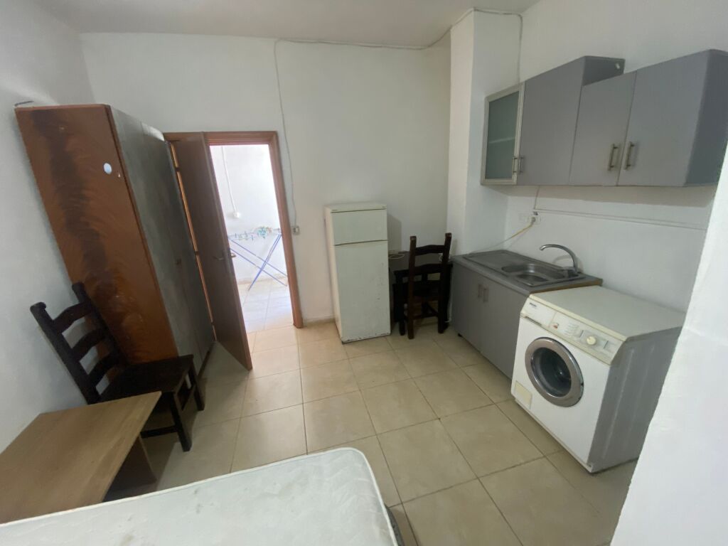 🏠 Jepet garsioniere me qira tek ish Tregu Elektrik