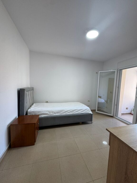 Jepet me qira   Ap 2+1 prane Ures Vasil Shanto 600 euro