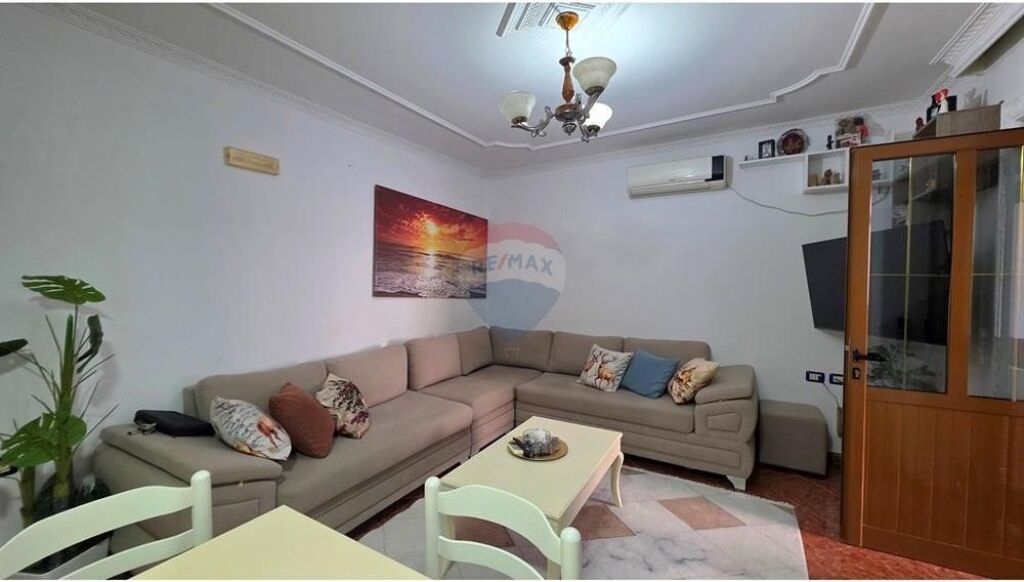 Apartament 1+1 në shitje pranë Shkolla Ismail Qemali – Okazion