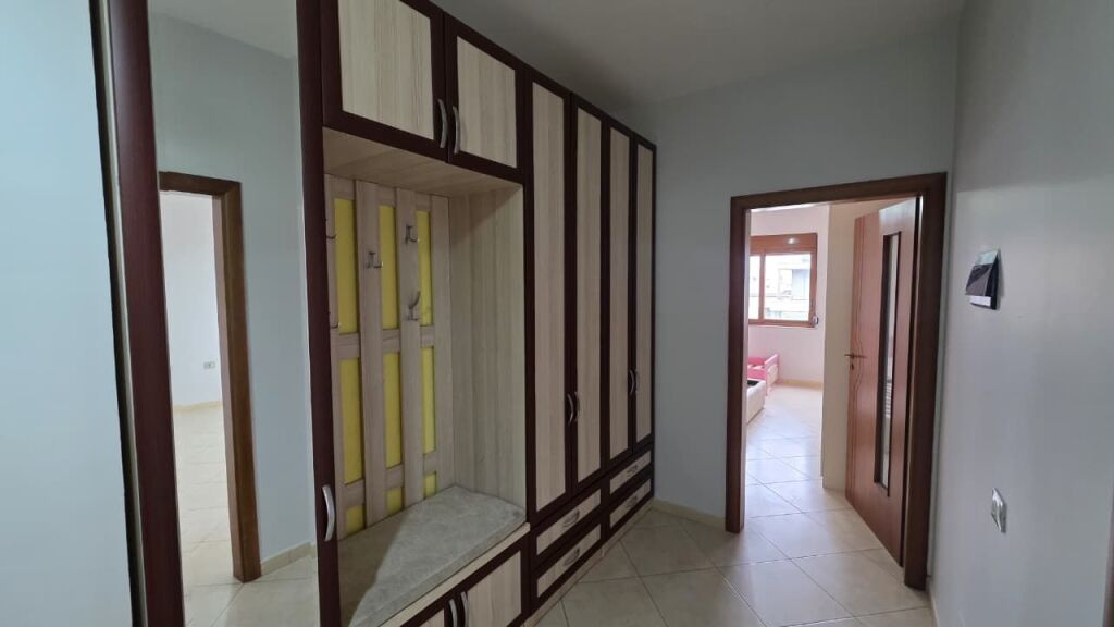 🌆 Apartament 1+1 në shitje – Albano &amp; Romina, pranë Arjolit | Vlorë