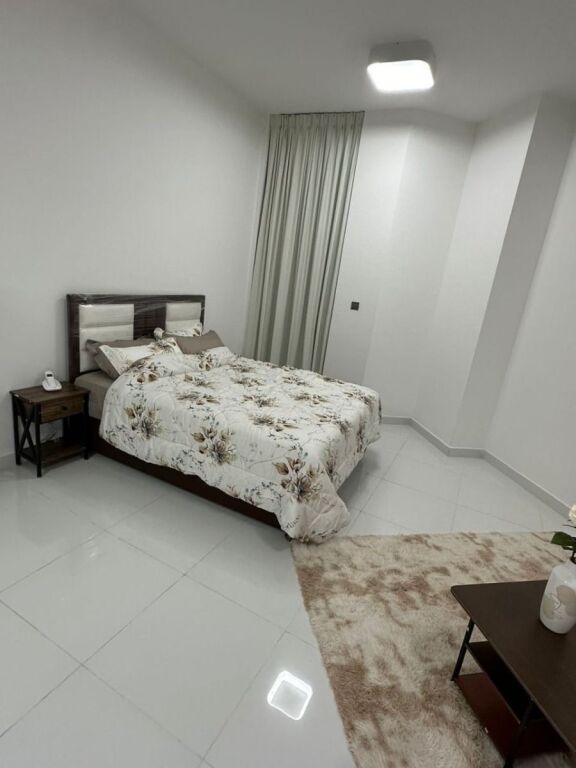 Ne Astir prane rrethit jepet me qera apartament 2+1 kati dyte pallat i ri!