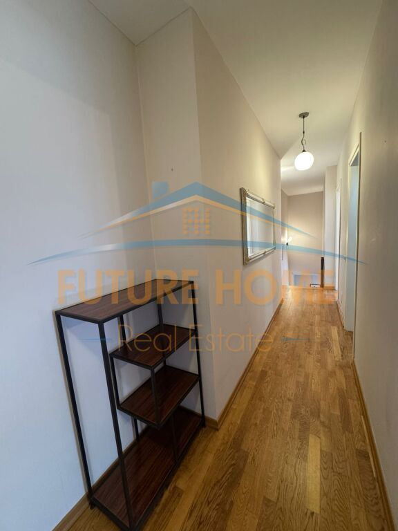 Qira, Duplex 3+1+3+Post Parkimi, Petronini