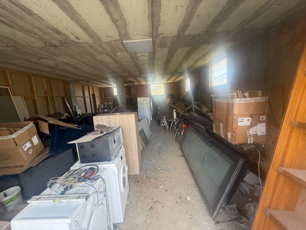 Qera ,Magazinë , Tufinë , Tiranë - 30,000 Lekë | 130m²