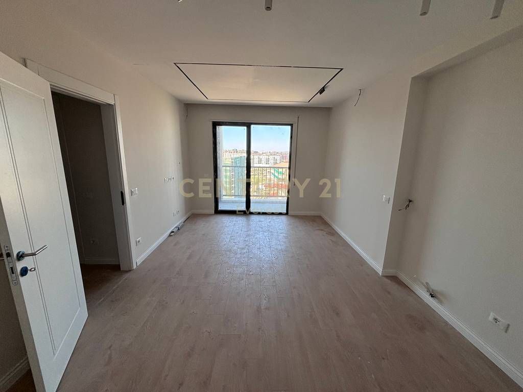 NEW BOULEVARD, SELLING APARTMENT 2+1+2