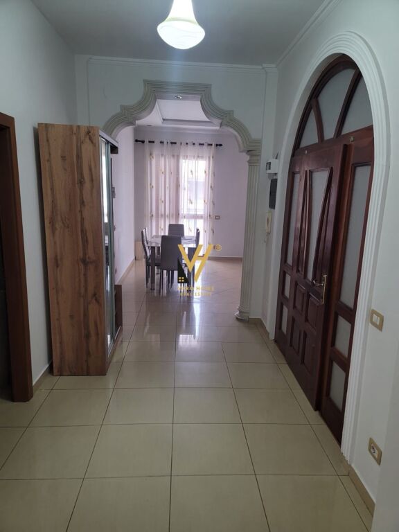 JEPET VILE TRE KATESHE ME QERA TE RRUGA E ELBASANIT 2.500 EURO