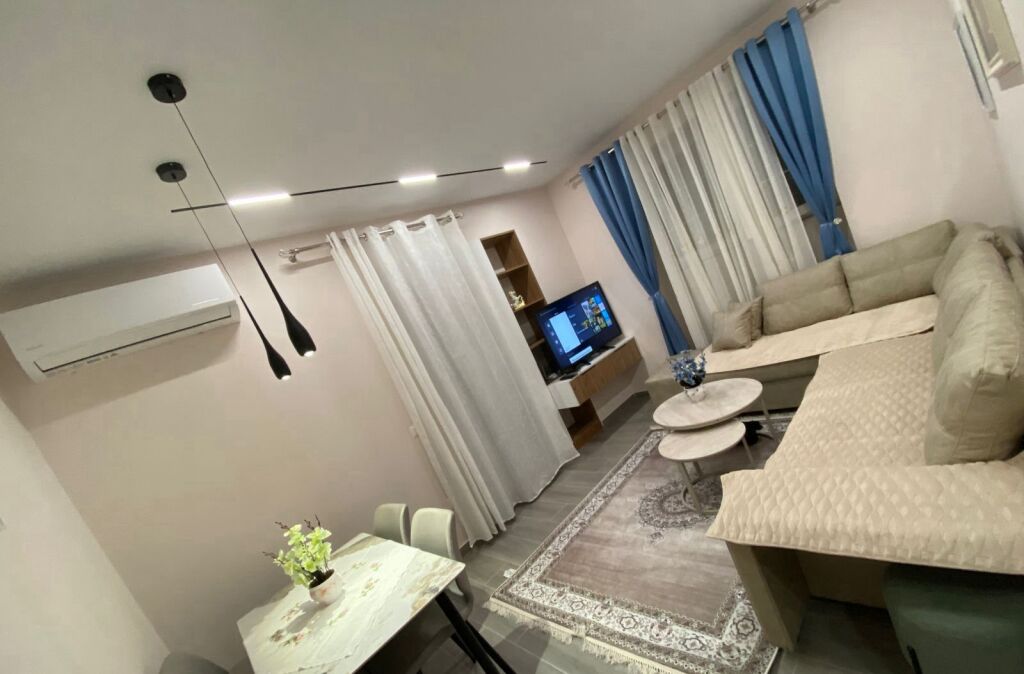 JEPET APARTAMENT ME QERA 1+1 RRUGA E ELBASANIT