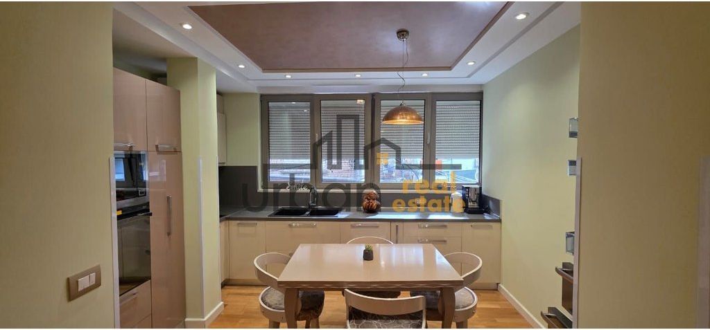 Qera, Apartament 2+1, Qendër , Tiranë - 1000€ | 96 m²