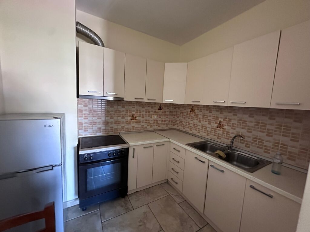 1+1 In Affitto, Misto Mame, Strada Principale