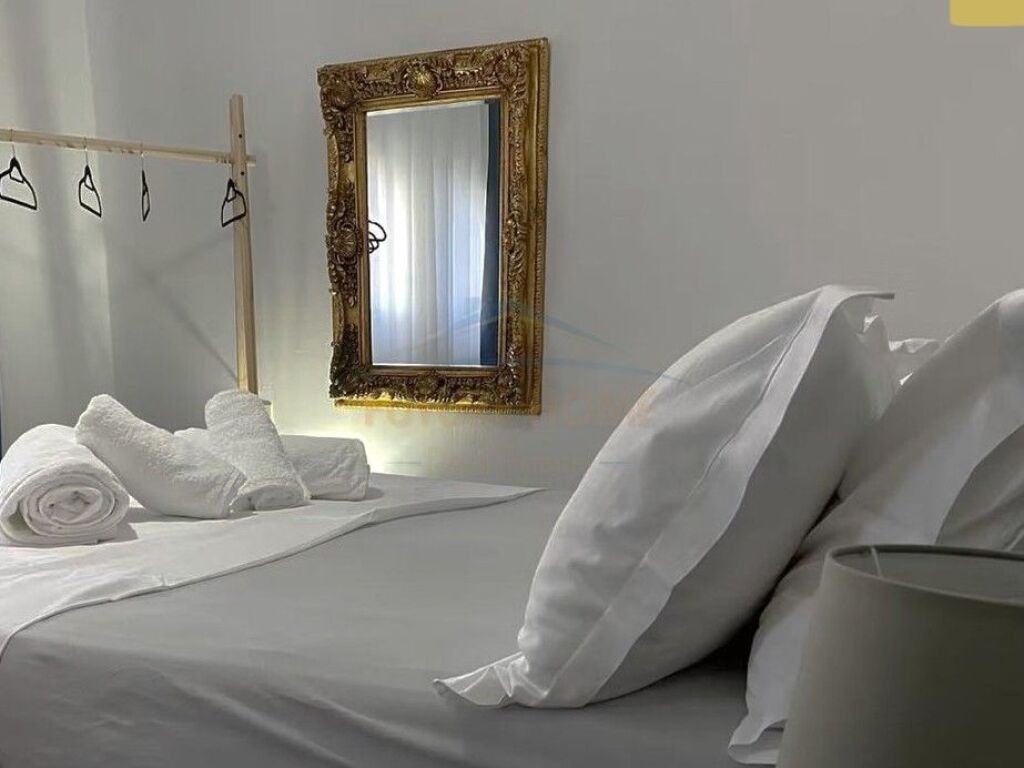 Qera, Vile 3-kateshe, Xhamlliku