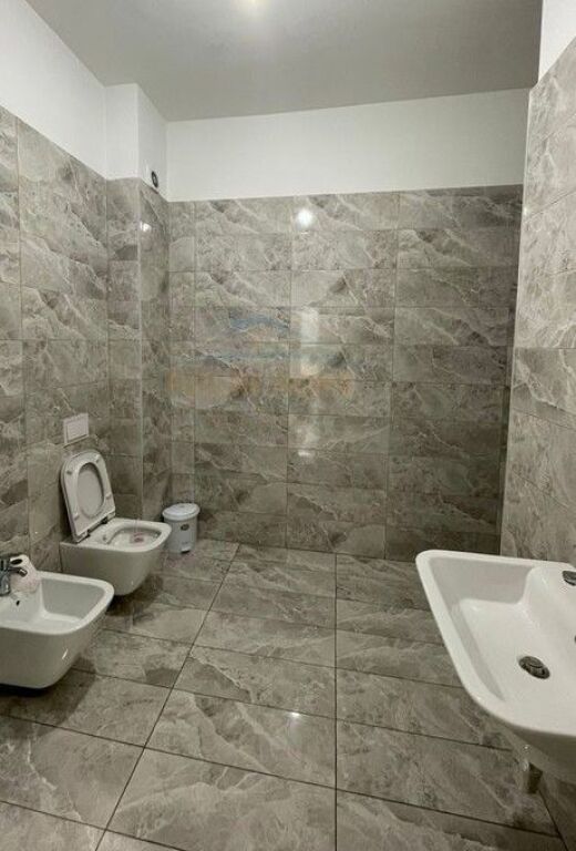 Rent, Business premises for offices, Square 21 Complex, Tirana.