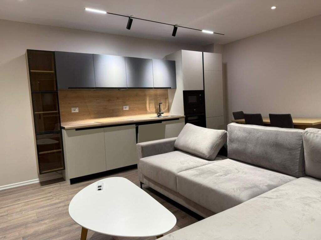 🏡 Appartamento 1+1 in Vendita – Via Petro Korçari, Comune di Parigi