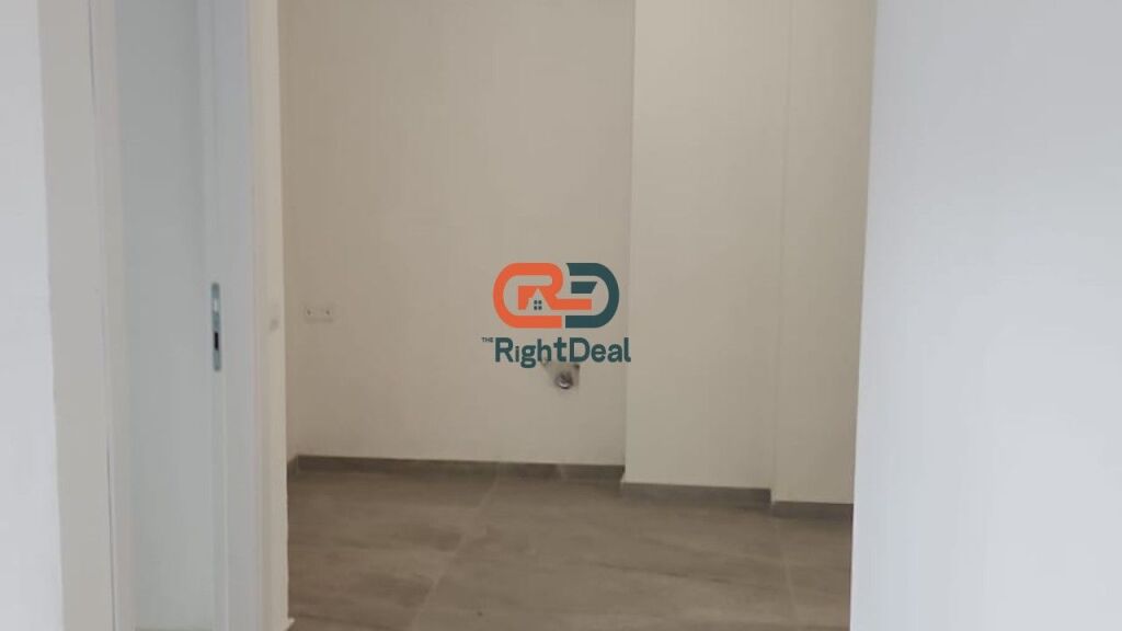 A Myslym Shyri, Locale Adatto Per Diversi Tipi Di Attività Commerciale In Affitto!!