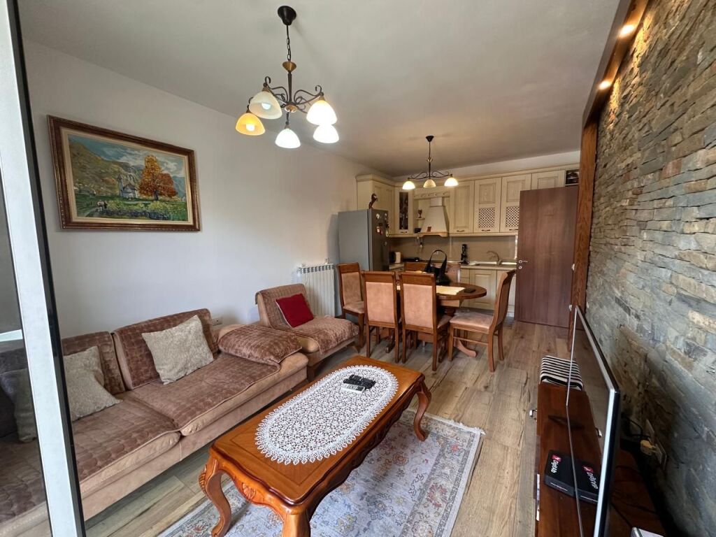 Apartament ne shitje 3+1+2 per shitje, Fresk