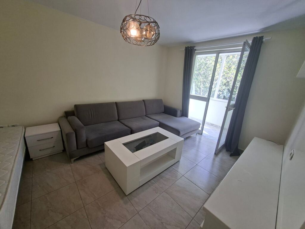 APARTAMENT 2+1 ME QIRA ISH EKPOZITA 750 EURO