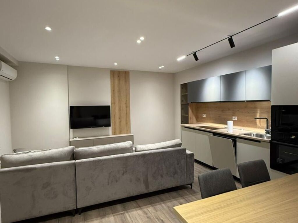 🏡 Appartamento 1+1 in Vendita – Via Petro Korçari, Comune di Parigi