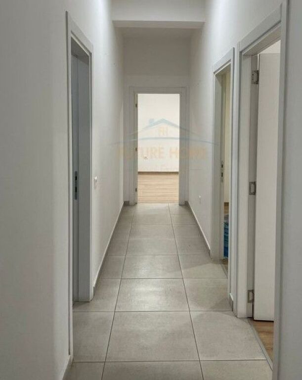 Rent, Business premises for offices, Square 21 Complex, Tirana.
