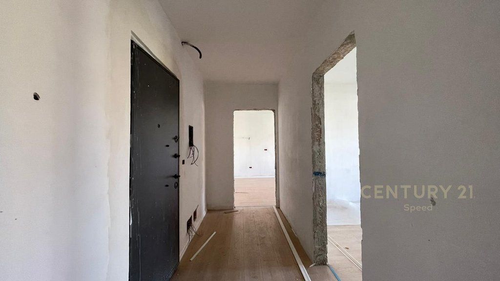 Shitet apartament 2+1 në zonën e Paskuqanit!