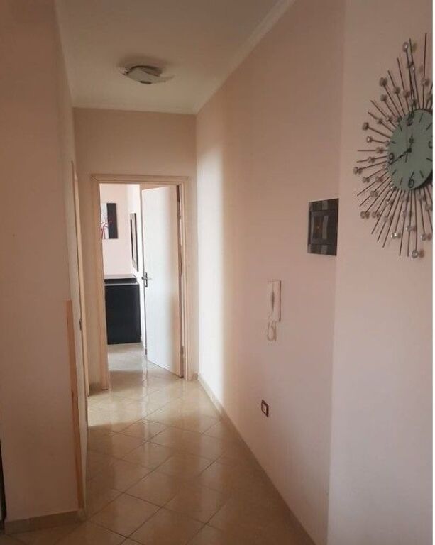 VENDIAMO APPARTAMENTO 1+1 VICINO AL COMUNE DI PARIGI!