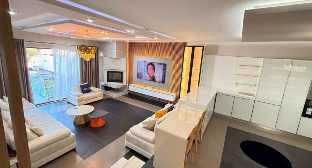 Vilë luksoze me qira te Kodra e Diellit .