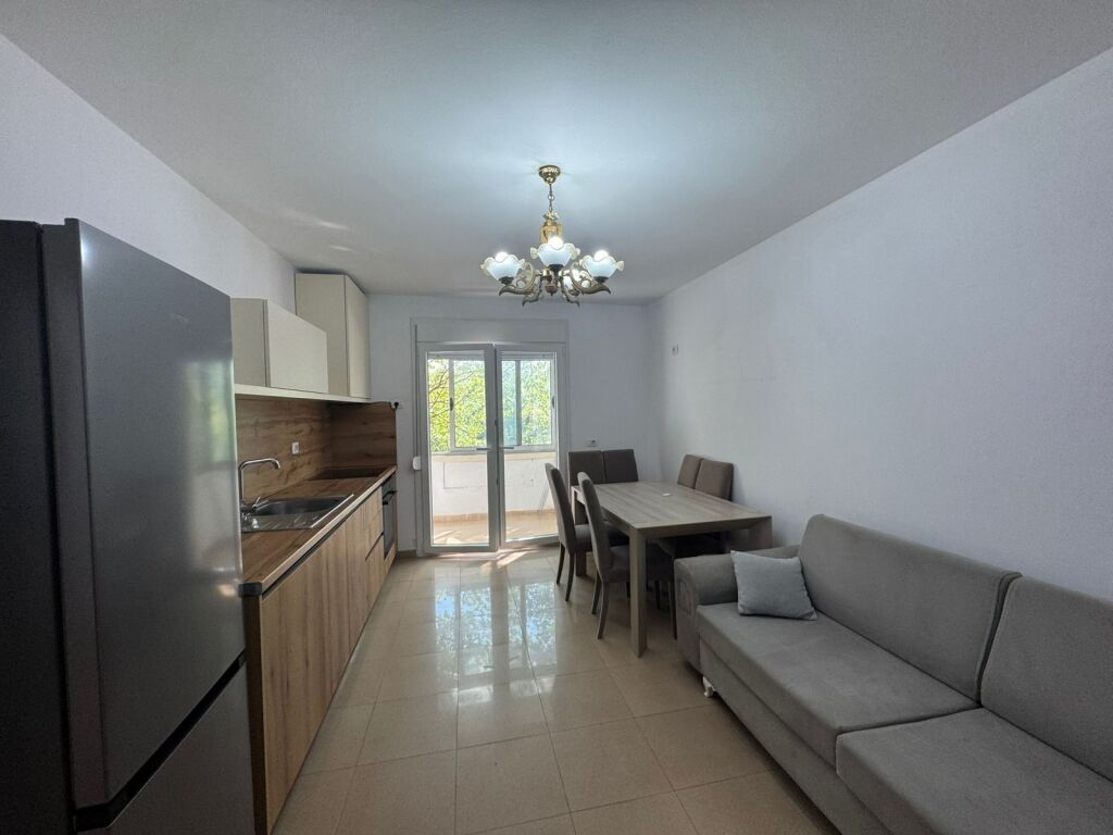 Jepet me qira   Ap 2+1 prane Ures Vasil Shanto 600 euro