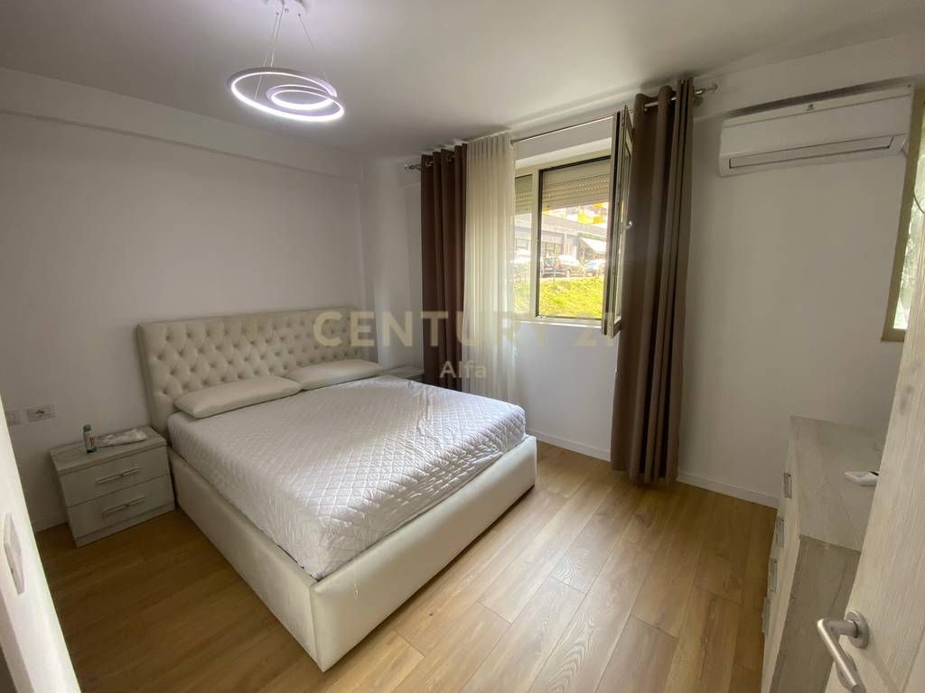 Shitet Apartament 1+ 1 në Shkozë!