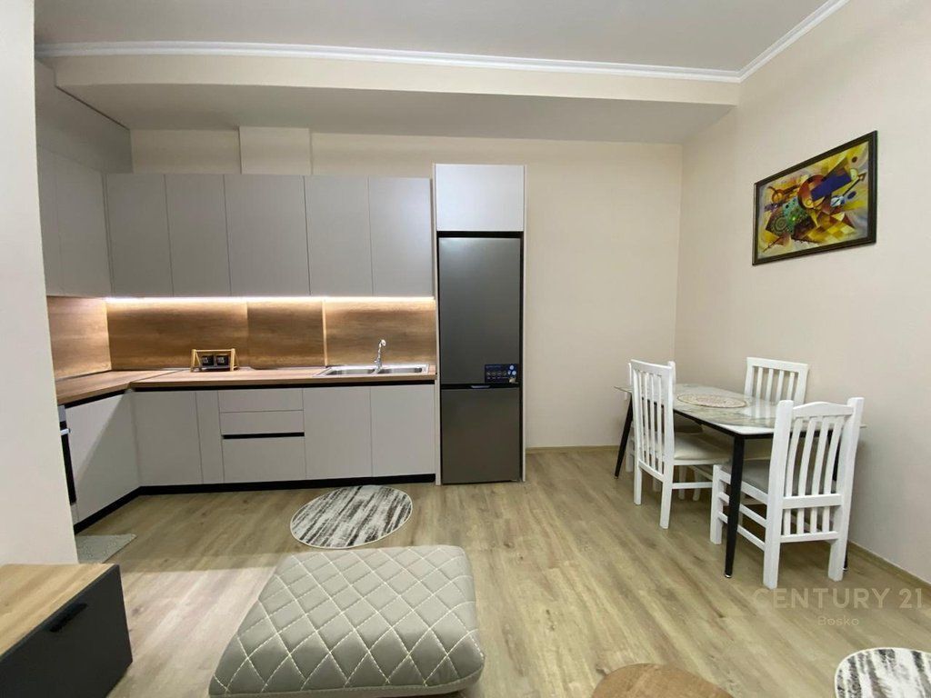Apartament 1+1 me qira pranë Bulevardit të Ri