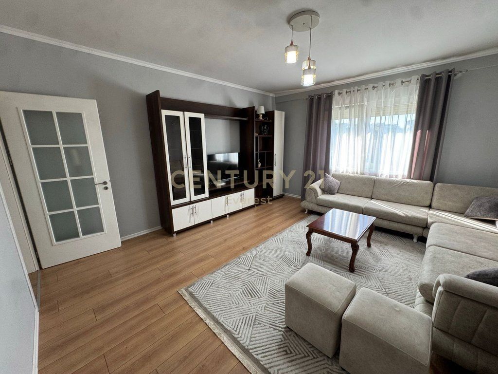 KOPSHTI BOTANIK, APARTAMENT 2+1+2+PARKIM PER QIRA