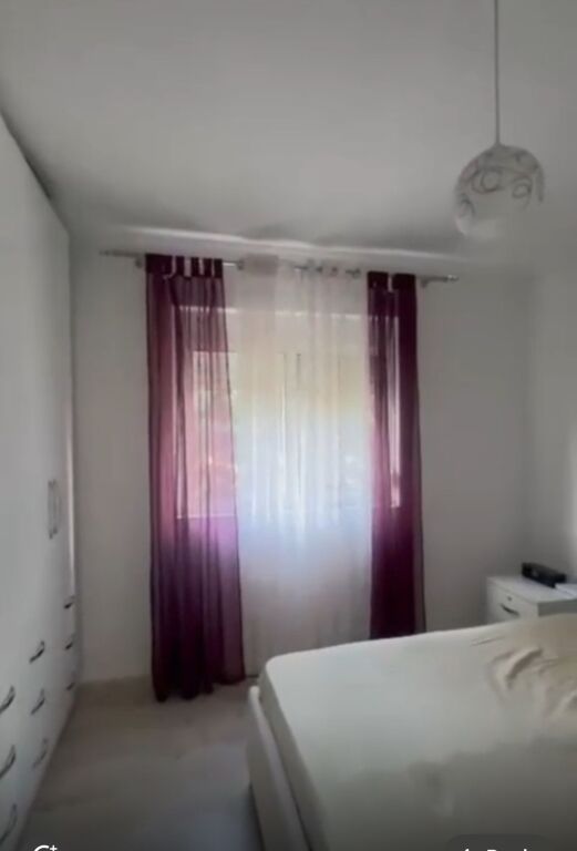 Jepet me qera apart 1+1 i mobiluar te Varri i Bamit