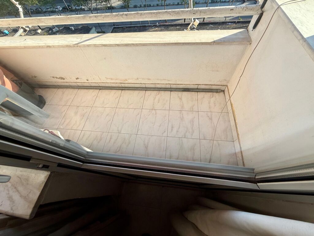 📣 SHITET Apartament 3+1+2 📍 Blloku Gintash, Laprake ✨ 🏢 Ndertim i Ri 🪜 Kati 8 (i Fundit, Me Ashensor) 📐 Siperfaqe Bruto 132 m2 📐 Siperfaqe Neto 117 m2  🔄 Organizohet Ne: Sallon Spacioz, Kuzhine e Vecuar, 3 Dhoma Gjumi, Korridor Shperndares, 2 Tualete, 2 Ballkone, Depo.  💶 Cmimi 225.000 Euro