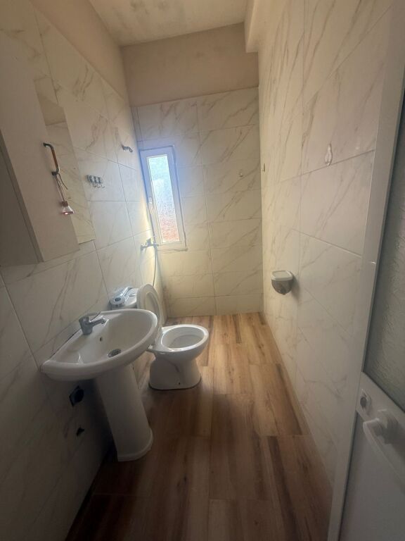 Qera, Apartament 2+1 , Tufine, Tiranë - 30,000 Lekë| 70 m²