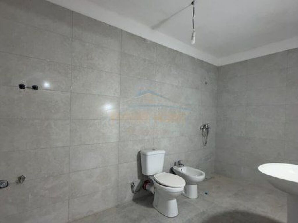 Shitet, Apartament 1+1, Kombinat