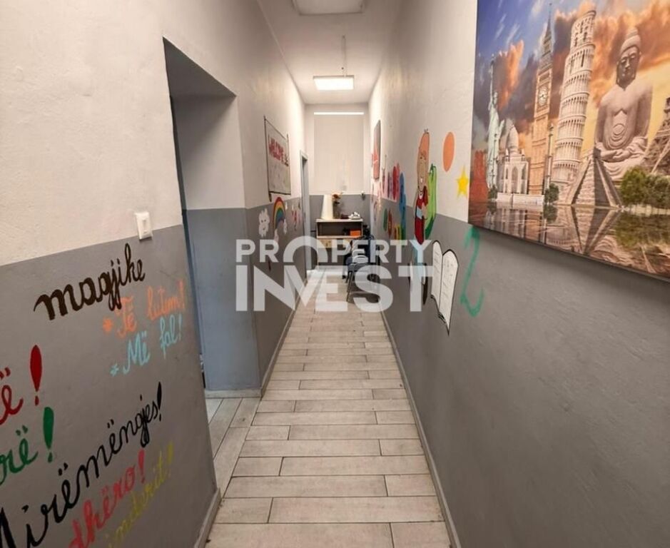 Locale Ufficio in Affitto a Bllok, vicino a Piazza Willson