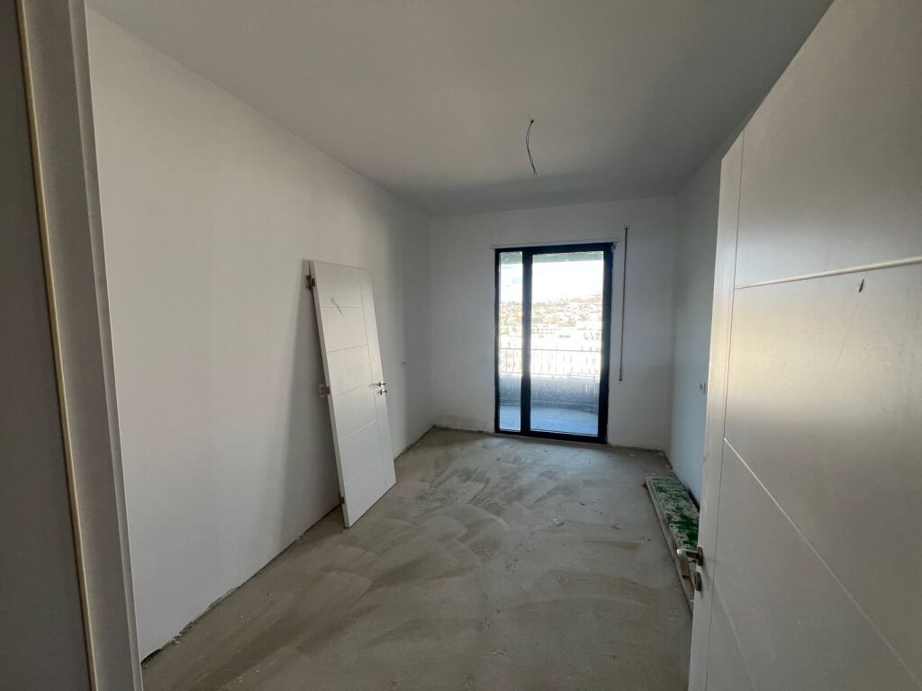 Appartamento in vendita 108.5 m2, 1550 € / m2