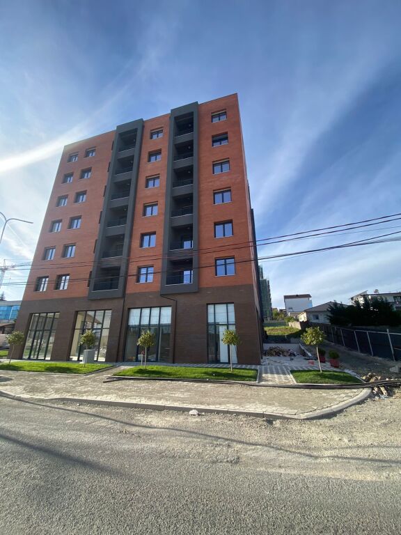 Paskuqan , Ahmati petrol , 1+1 per qera