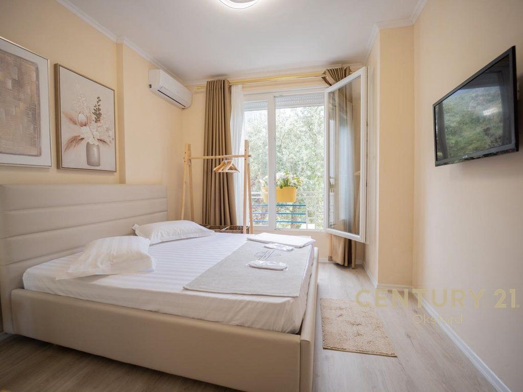Shitet apartament 1+1+Post Parkimi, ne DHERMI