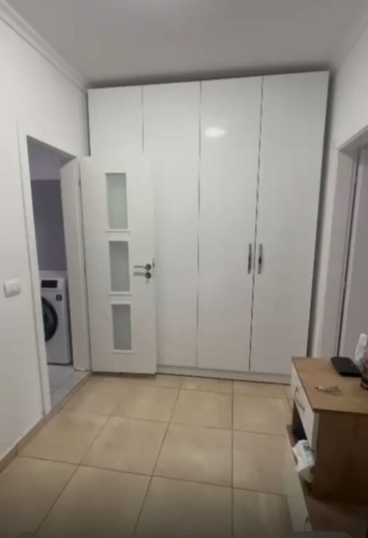 Jepet me qera apart 1+1 i mobiluar te Varri i Bamit